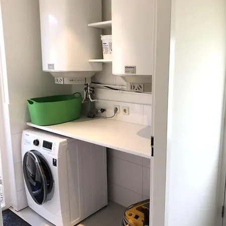 De Kastanje 5-persoons Met Overdekte Lounge En Hottub, Barrelsauna, Stoomsauna, Ligbad, Sunshower, Wifi Lievelde