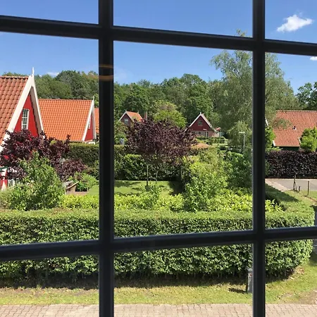 Dom wakacyjny De Kastanje 5-persoons Met Overdekte Lounge En Hottub, Barrelsauna, Stoomsauna, Ligbad, Sunshower, Wifi *