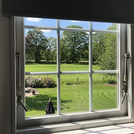 De Kastanje 5-persoons Met Overdekte Lounge En Hottub, Barrelsauna, Stoomsauna, Ligbad, Sunshower, Wifi *