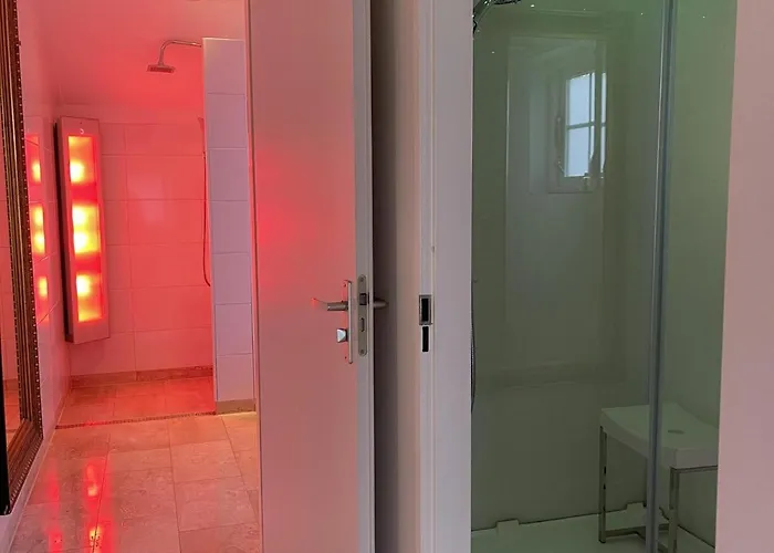 De Kastanje 5-persoons Met Overdekte Lounge En Hottub, Barrelsauna, Stoomsauna, Ligbad, Sunshower, Wifi Сasa de vacaciones