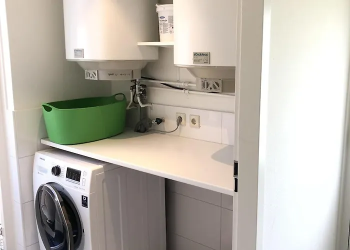 De Kastanje 5-persoons Met Overdekte Lounge En Hottub, Barrelsauna, Stoomsauna, Ligbad, Sunshower, Wifi Lievelde