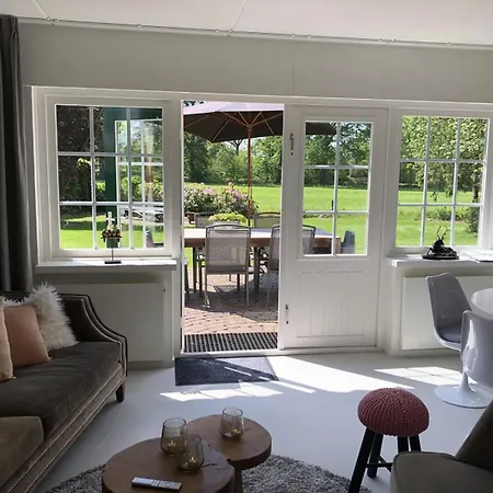 De Kastanje 5-persoons Met Overdekte Lounge En Hottub, Barrelsauna, Stoomsauna, Ligbad, Sunshower, Wifi * Lievelde