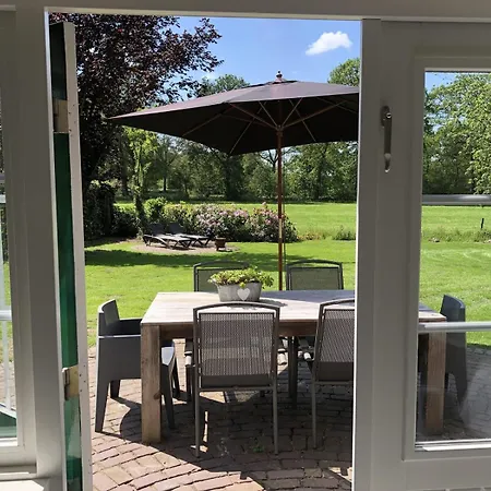 Holiday home De Kastanje 5-persoons Met Overdekte Lounge En Hottub, Barrelsauna, Stoomsauna, Ligbad, Sunshower, Wifi *